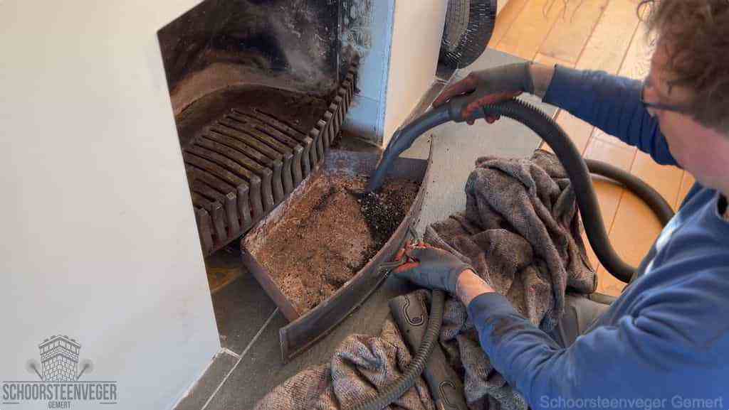 Prijs schoorsteenvegen Gemert schouw reinigen Prijs schoorsteenvegen Gemert schouw reinigen