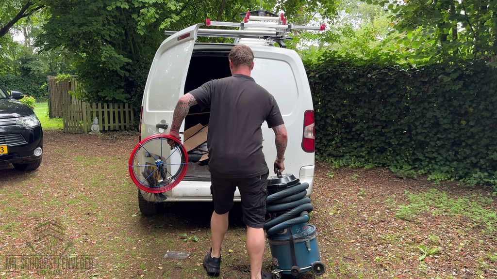 Schoorsteen onderhoud Gemert ladder bus Schoorsteen onderhoud Gemert ladder bus